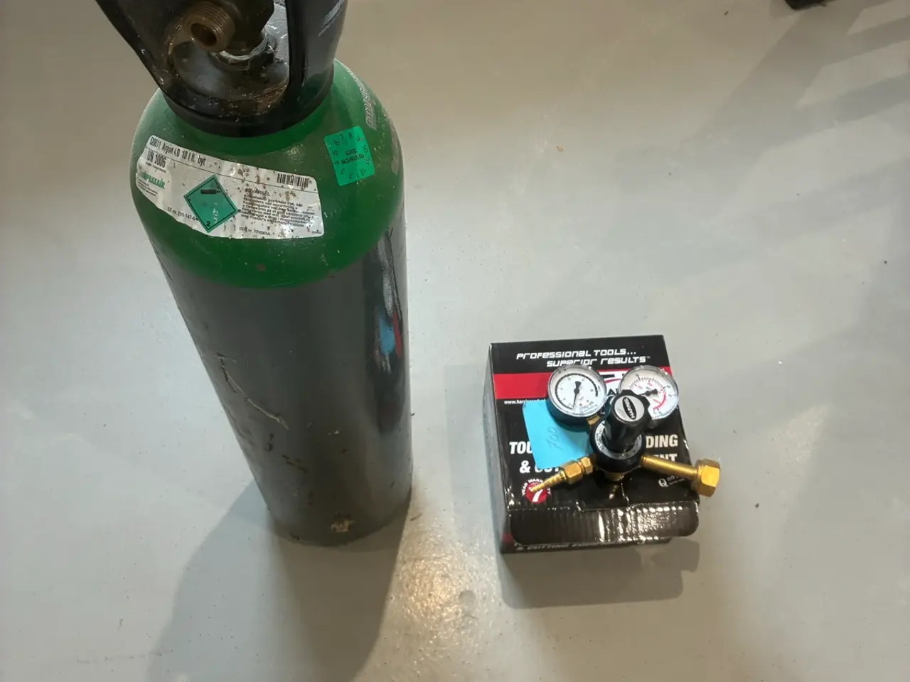Billede 1 - Argon flaske og manometer