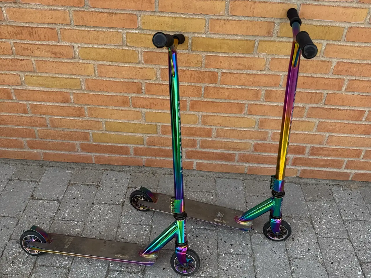 Billede 2 - Super flotte løbehjul mrk. Raven Evelution Master.