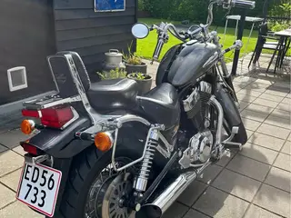 Suzuki Intruder vs 1400