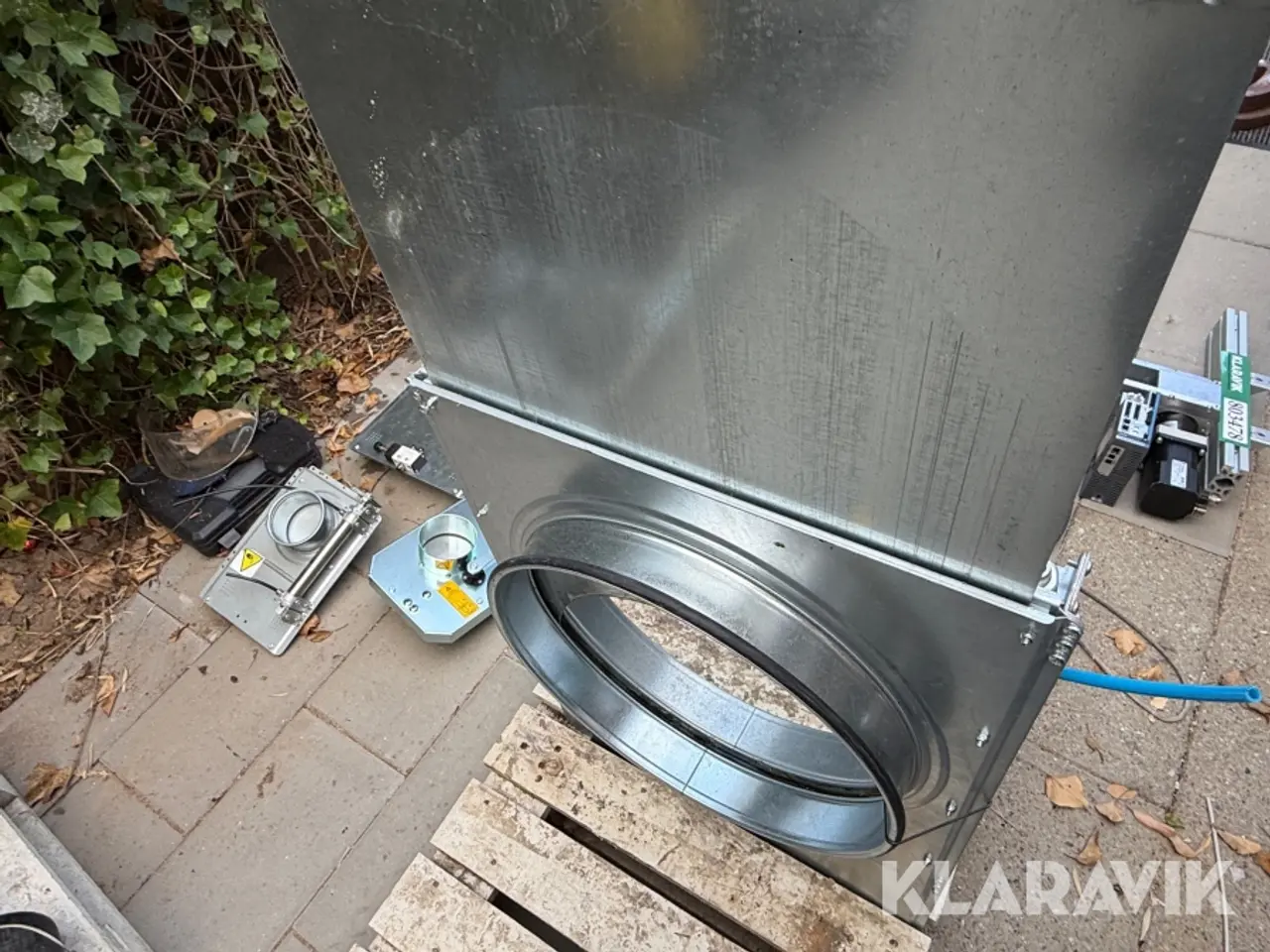 Billede 10 - Parti med pneumatiske og manuelle ventilationsspjæld