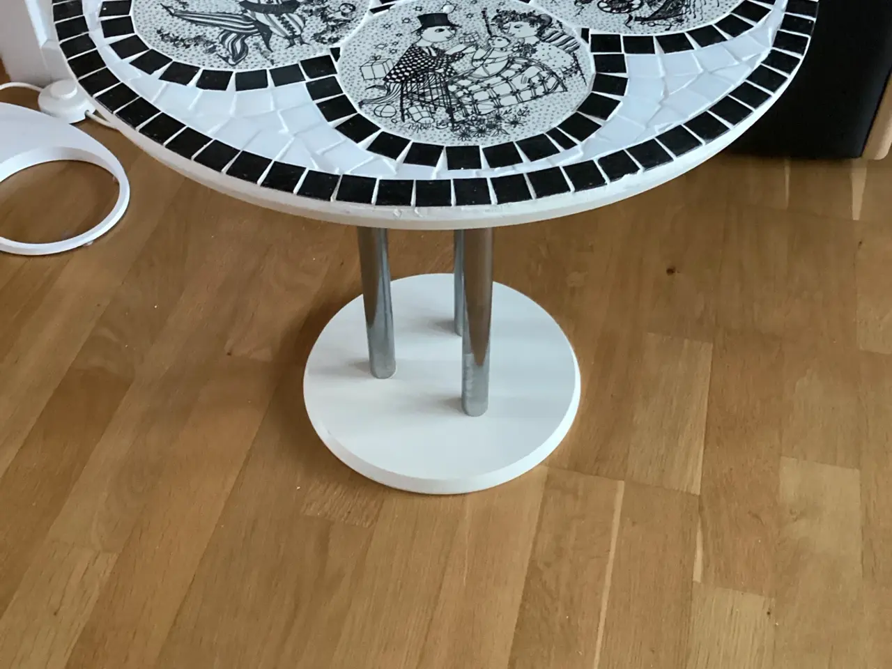 Billede 1 - Pynte bord