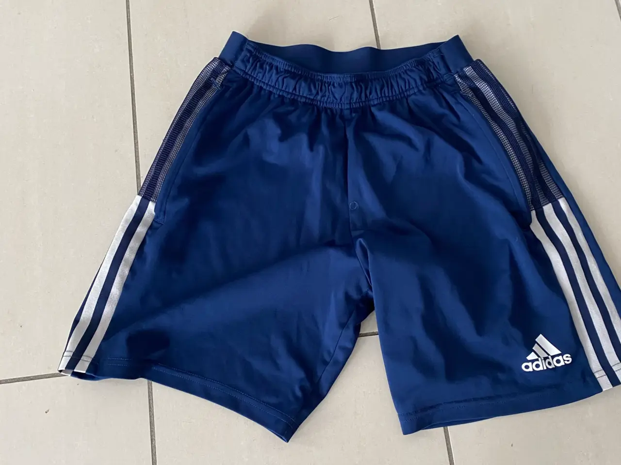 Billede 1 - Adidas shorts str S
