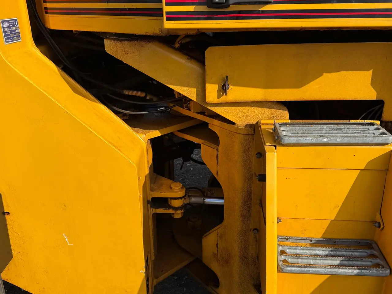 Billede 10 - Ljungby L18 KAN LEVERES MED 750MM HJUL MED TRAKTORMØNSTER FOR + 25.000,-.CENTRALSMØRING, HYDRAULISK VOLVO BM SKIFTE, 3. FUNKTION