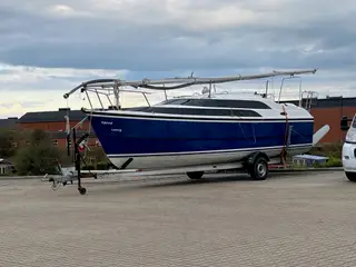 MacGregor 26M Powersailor