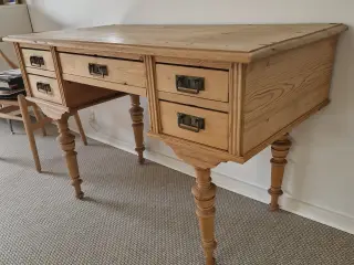 Afsyret skrivebord
