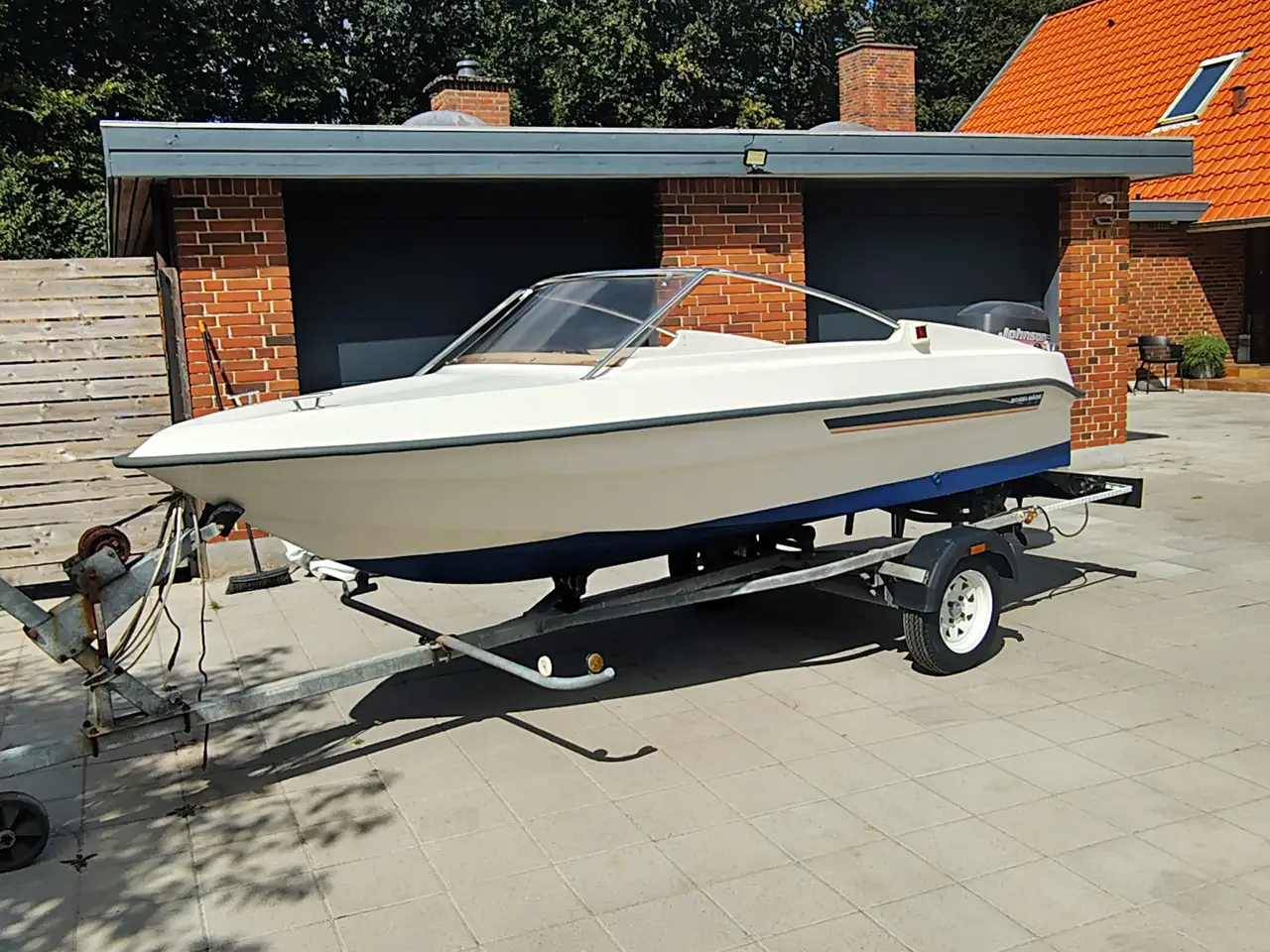 Billede 2 - Motorbåd med trailer