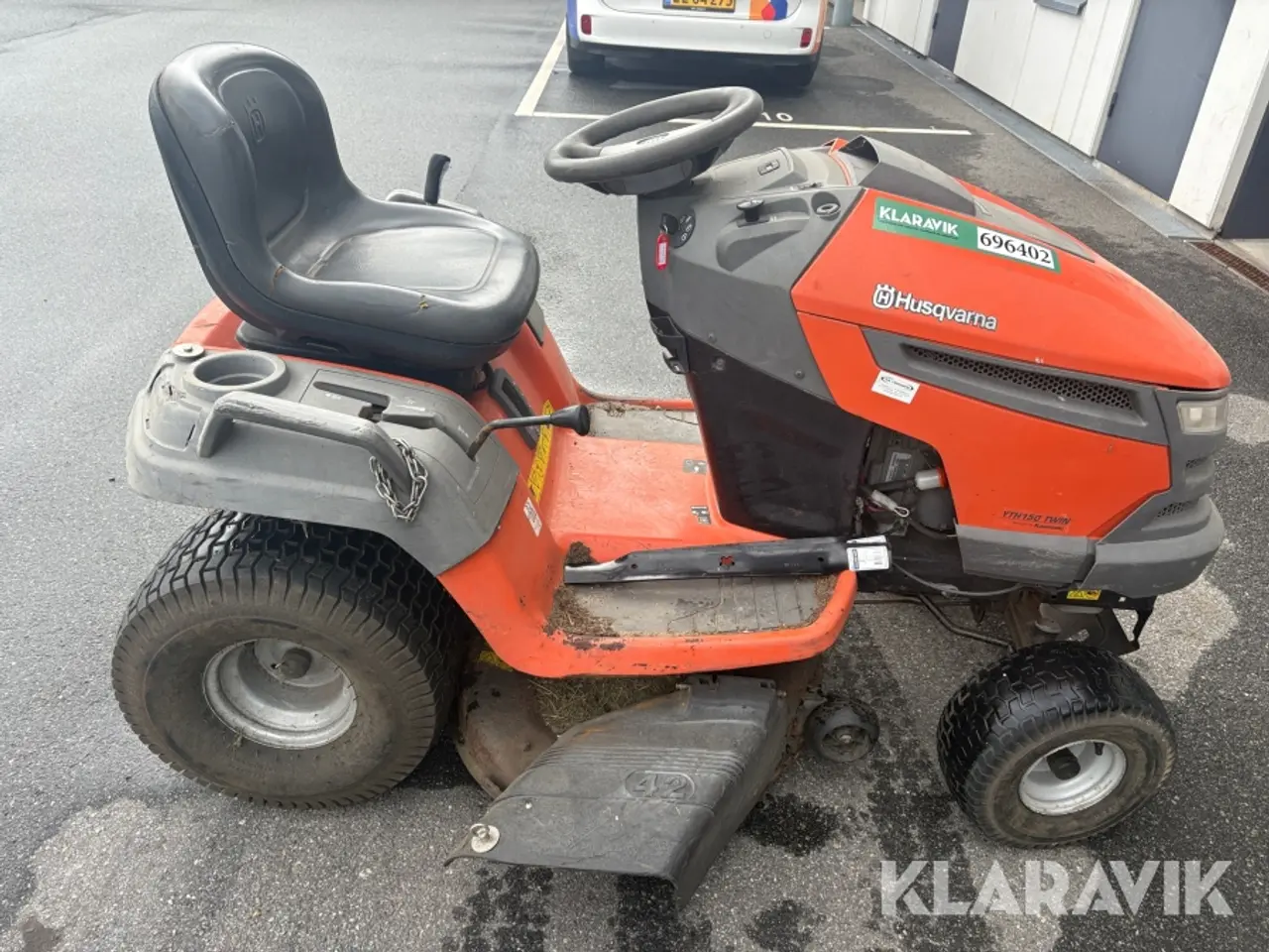 Billede 4 - Græsslåmaskine Husqvarna YTH 150 TWIN