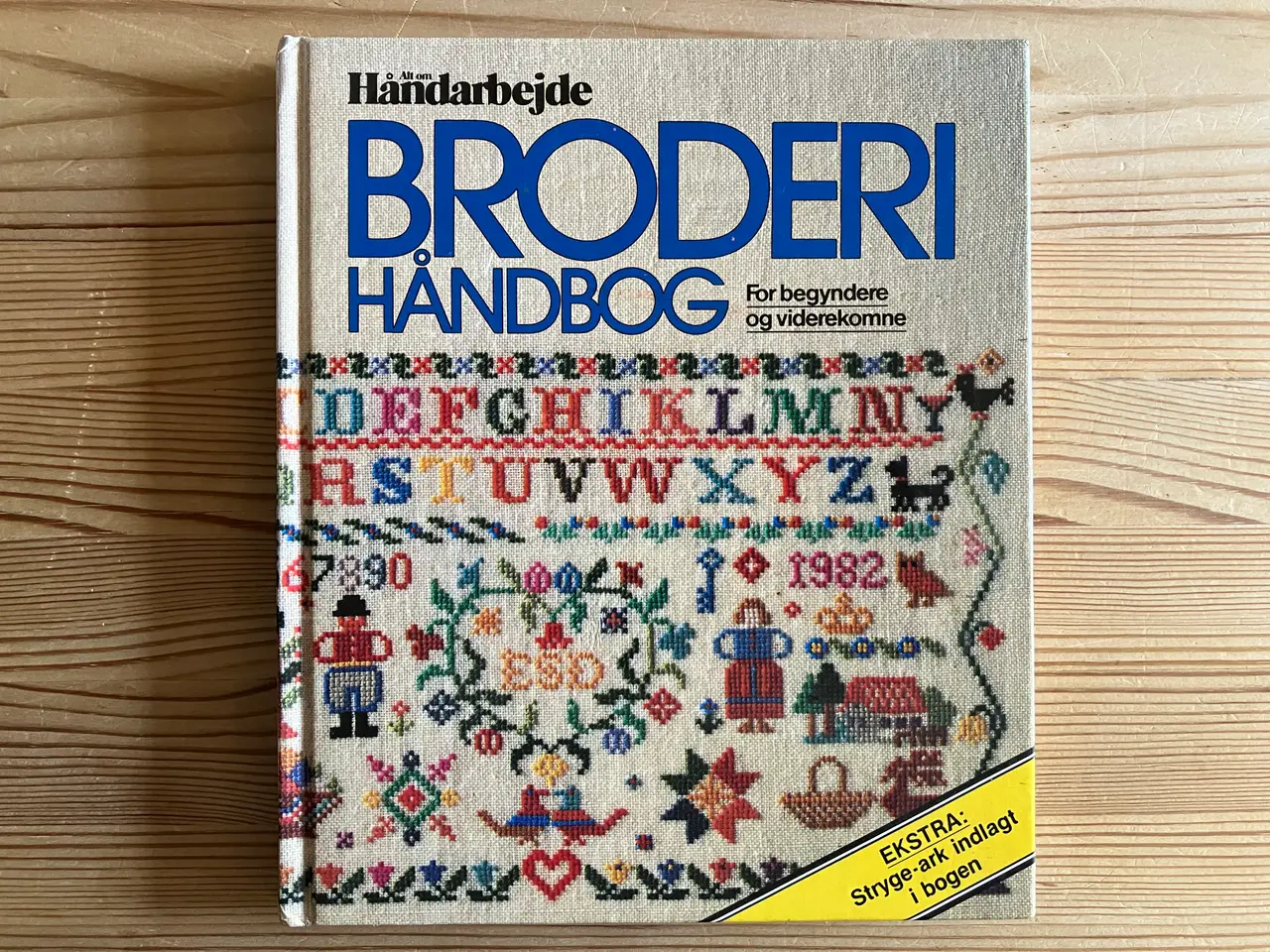 Billede 1 - BRODERI Håndbog, af Sanna Dammann