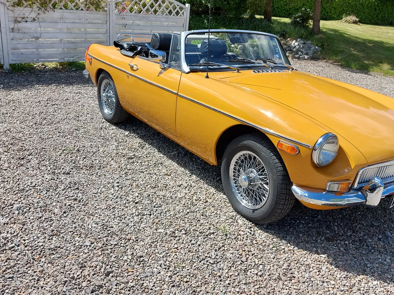 Billede 1 - MG B Cabriolet med overdrev