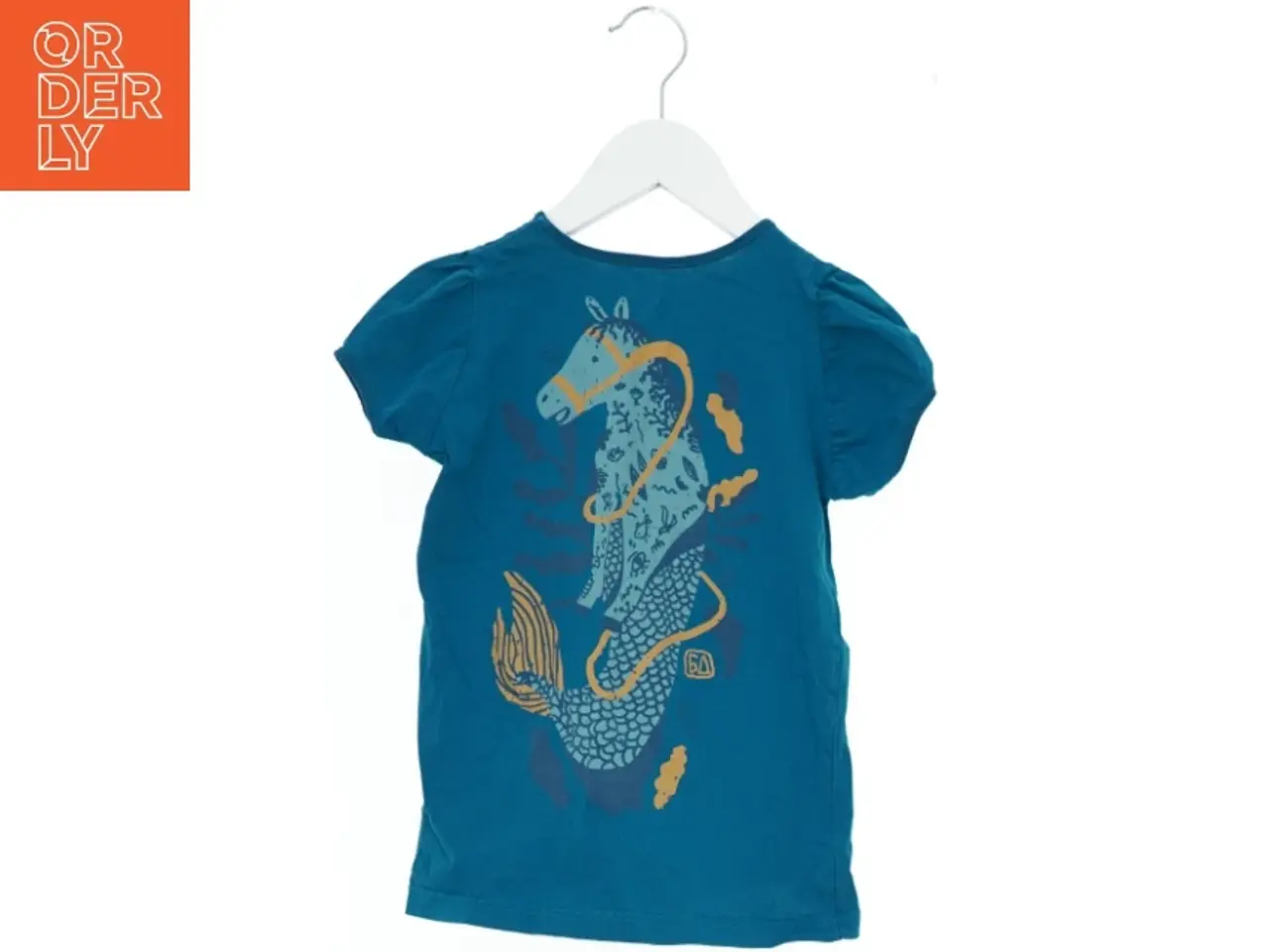Billede 2 - Blå t-shirt med havmotiv (str. 104)