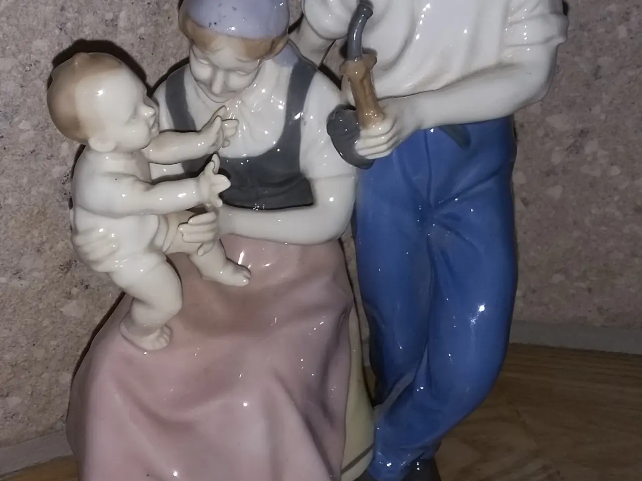 Billede 1 - Porcelæns figur