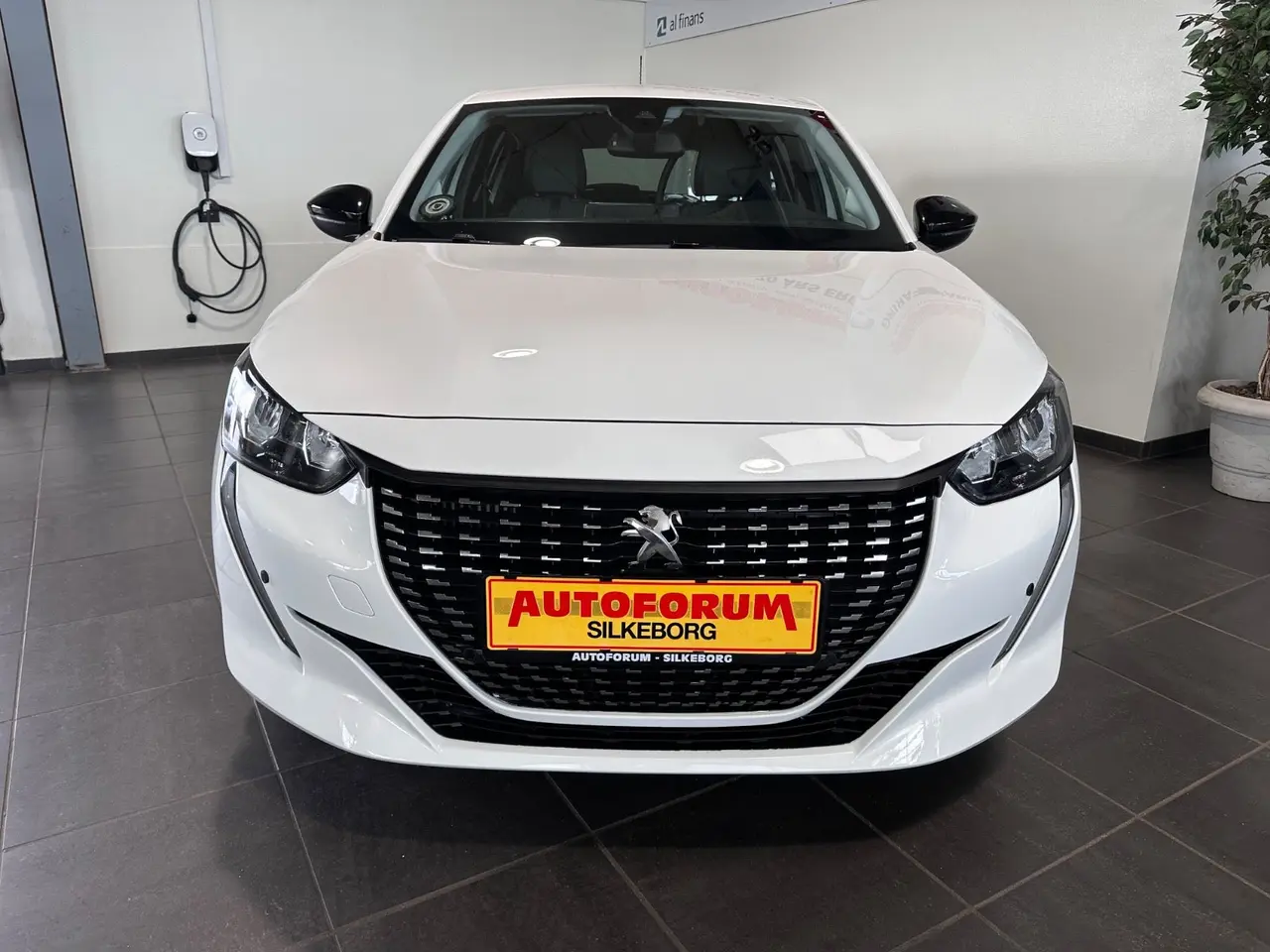 Billede 2 - Peugeot 208 1,2 PureTech 100 Allure EAT8 Van