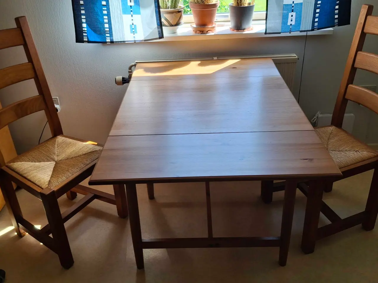 Billede 2 - Idag TILBUD spisebord 400 kr