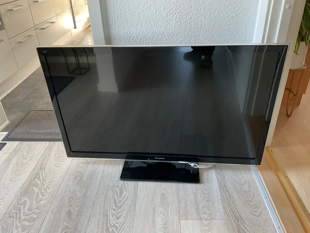 Billede 1 - Panasonic fladskærm med fod