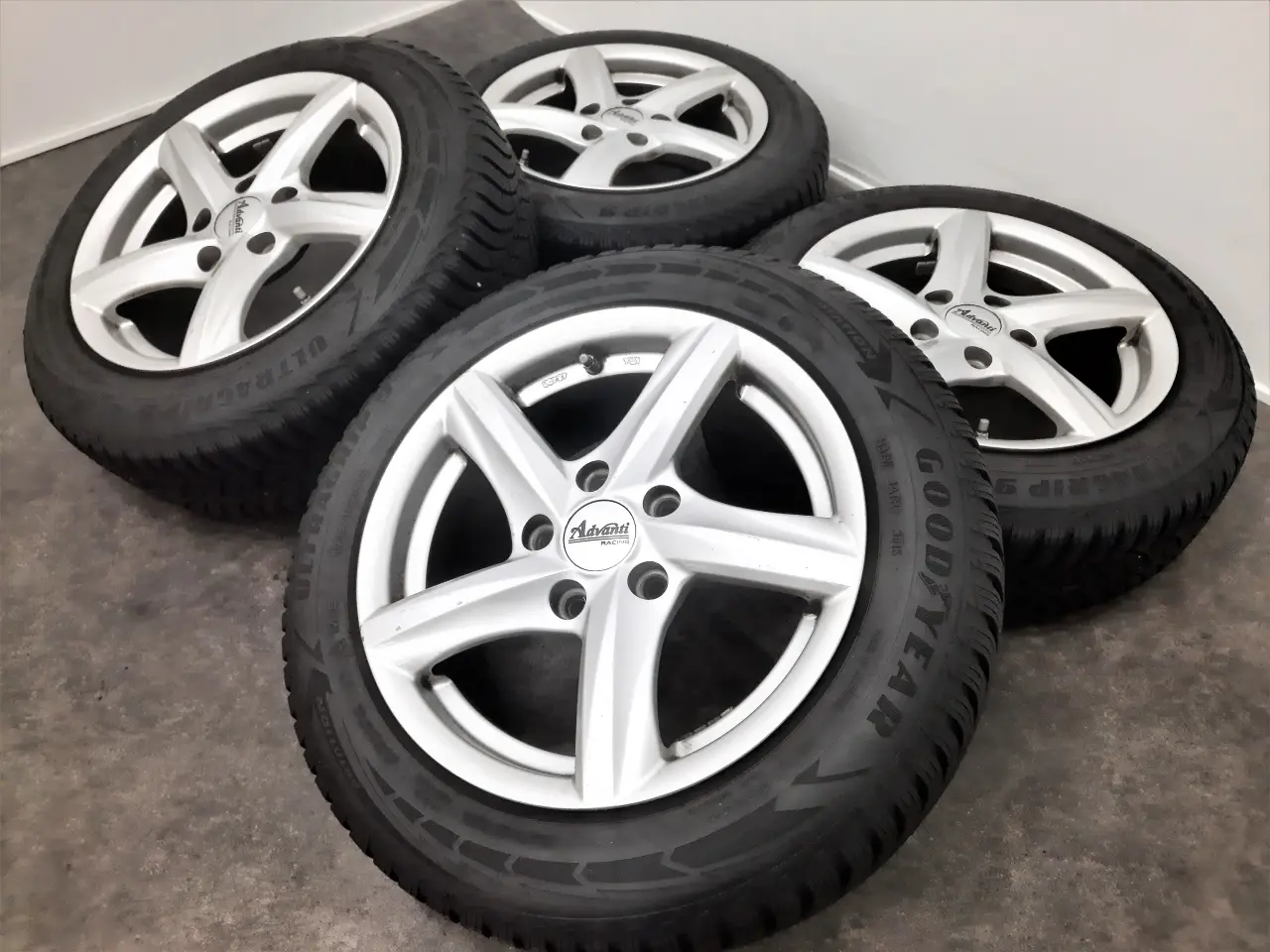 Billede 2 - 5x112 15" ET42 Advanti vintersæt Inkl.TPMS