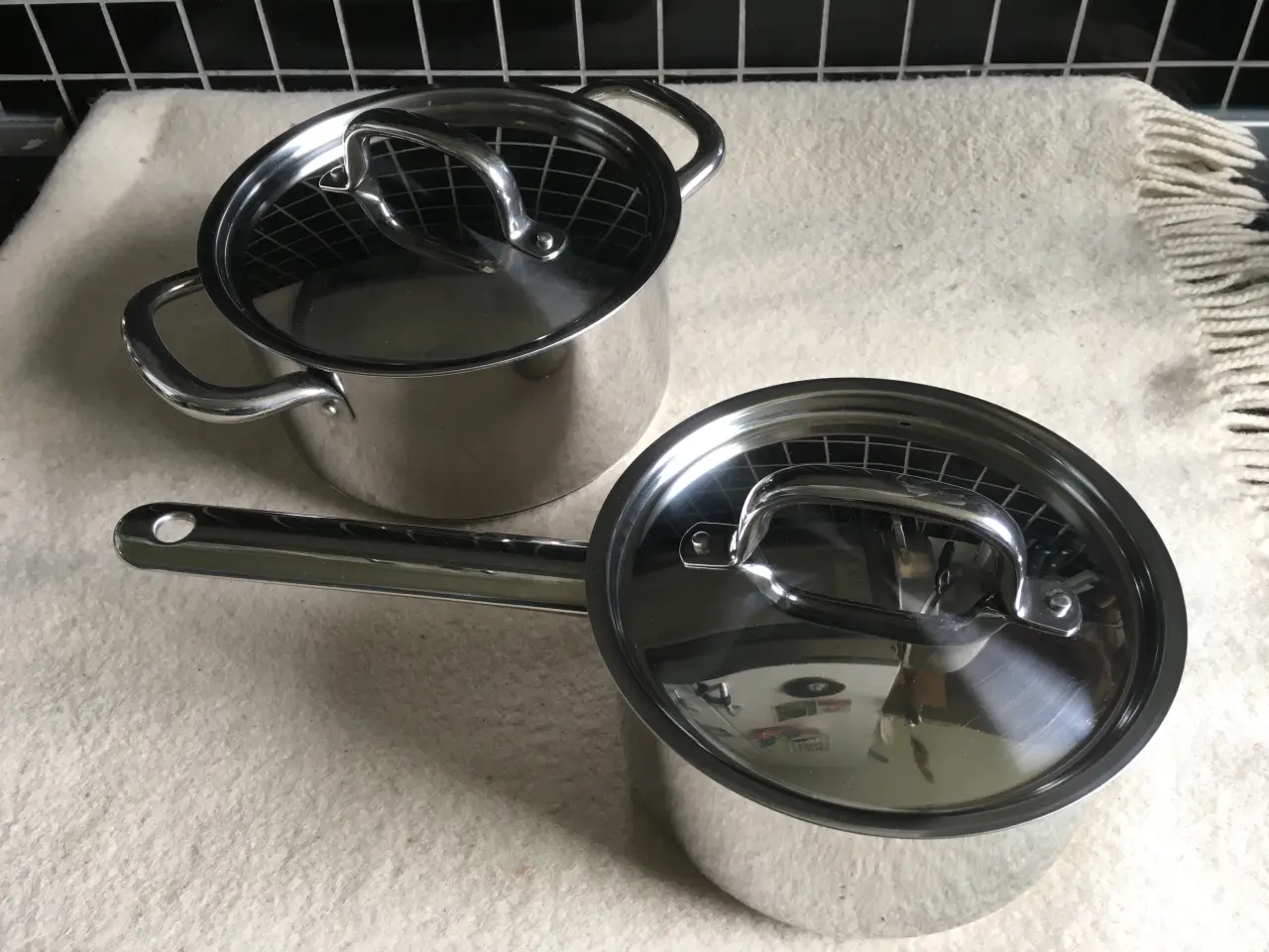 Billede 1 - 2 IKEA gryder, Ø17cm 2L og Ø20cm 3L