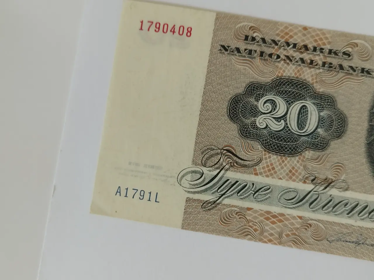 Billede 1 - Tyve Kroner. 1979.Den med 2 gråspurve