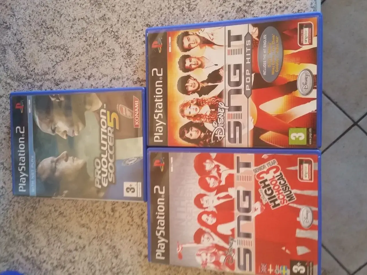 Billede 1 - Disney sing it 2 & 3 - pro E. soccer