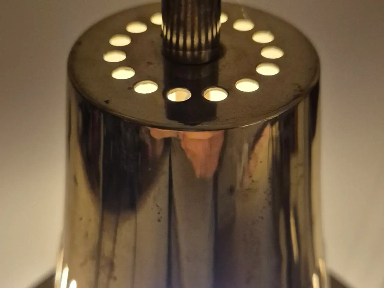 Billede 4 - Smuk svensk designerlampe i skinnende messing