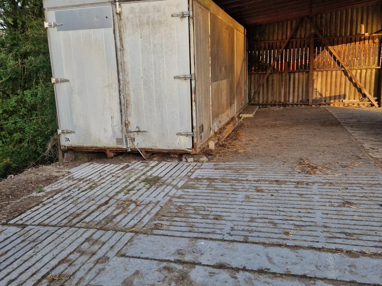 Billede 3 - Alu container med påbygget halvtag