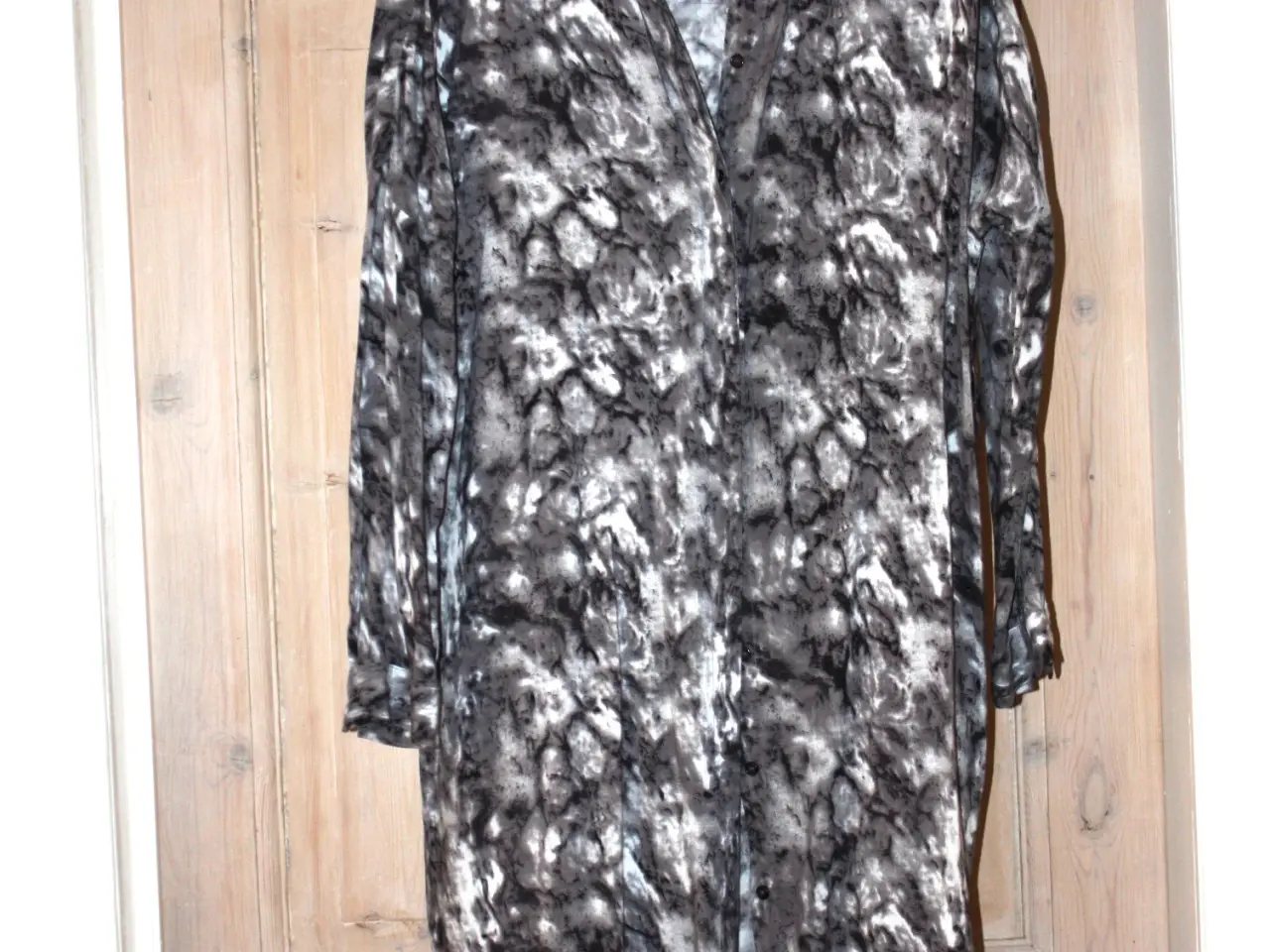 Billede 2 - Blusekjole str. ca 40 hofter 104 cm