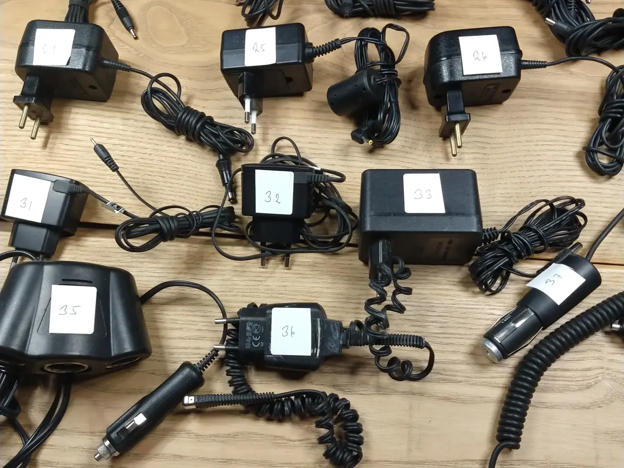 Billede 8 - Opladere og adaptere