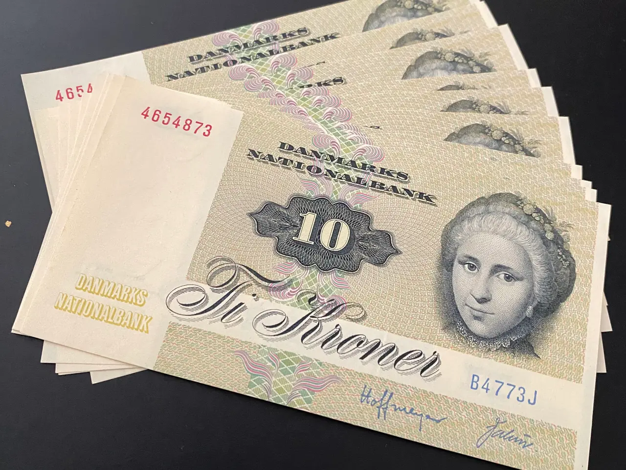 Billede 1 - Gamle 10 kr og 10 øre fra 59