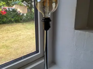 Bordlampe incl. pære.