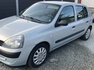 Renault Clio 2, ejers