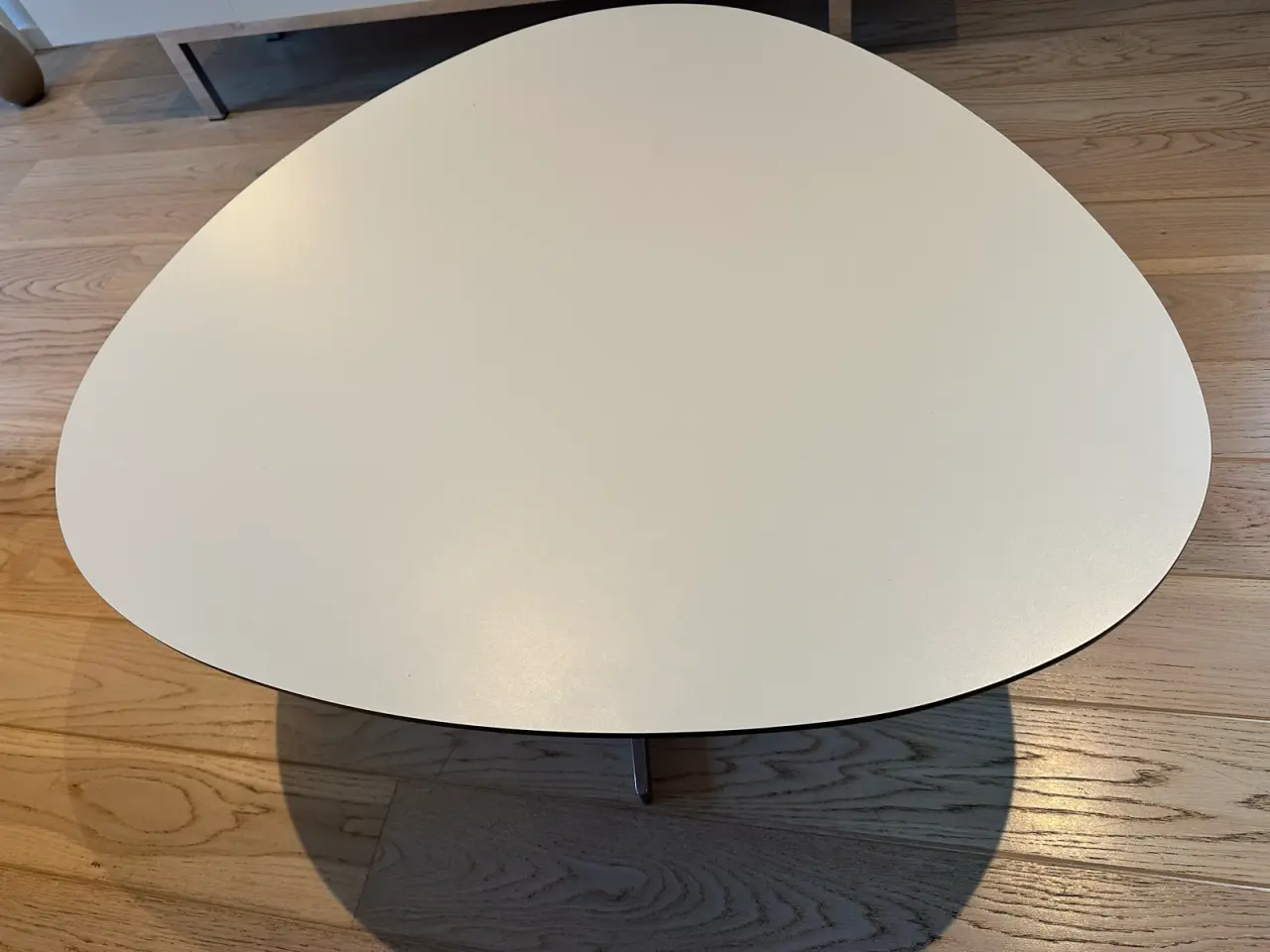 Billede 1 - Sofabord i dråbeform