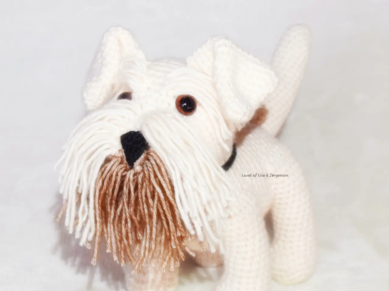 Billede 1 - Hæklet dværgschnauzer, 18x22 cm
