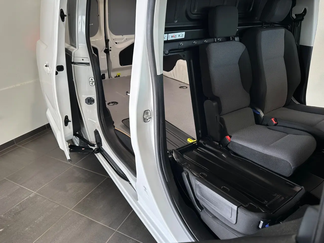 Billede 5 - Peugeot Partner 1,5 BlueHDi 130 L2V2 Ultimate EAT8 Van