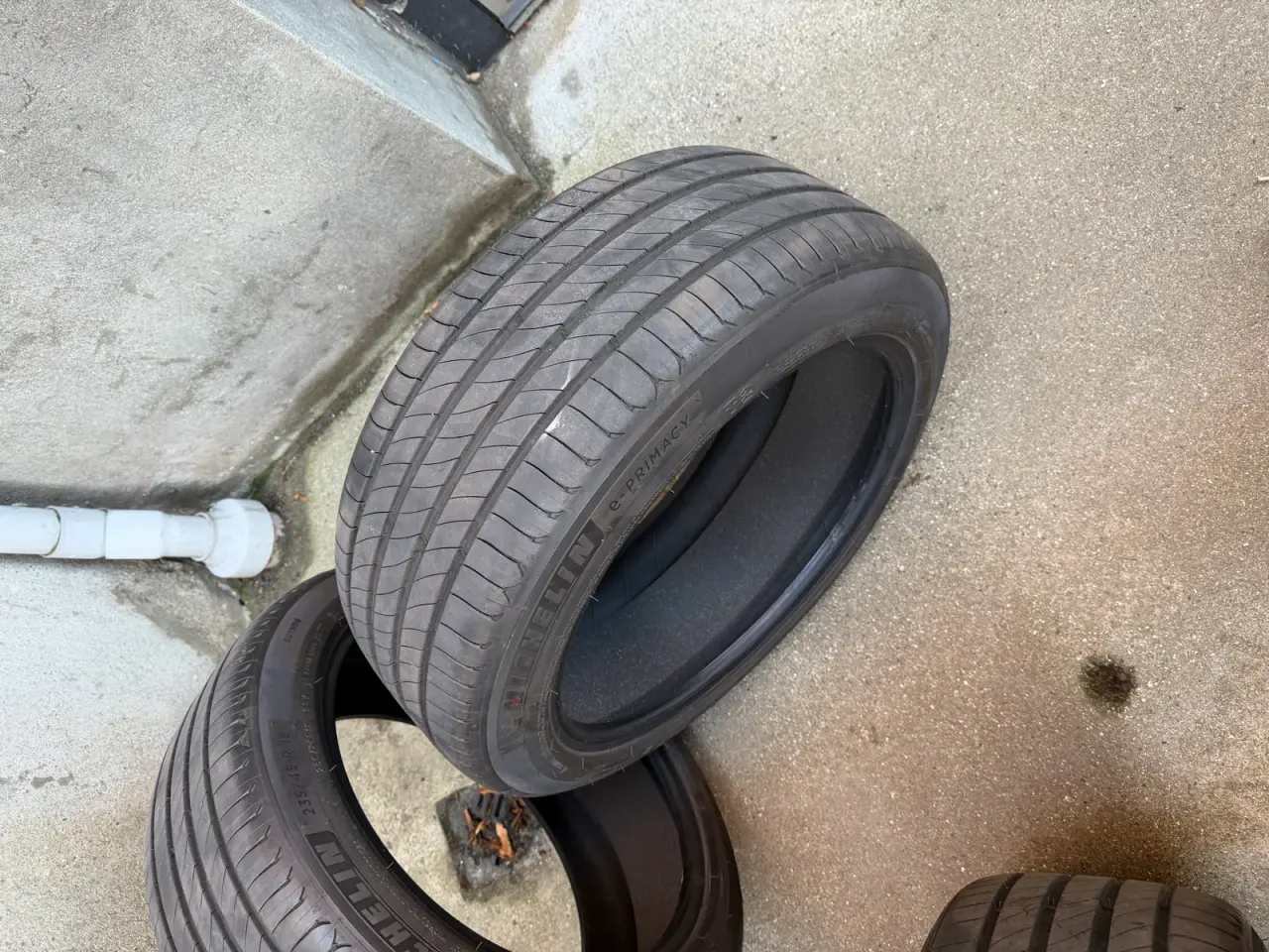 Billede 2 - 4x Michelin e.Primacy 235/45 R18 sommerdæk – næste