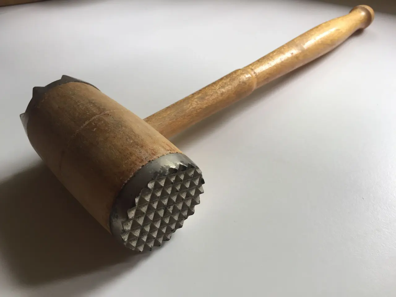 Billede 2 - Retro køkkengrej, kødhammer, persillehakker m.m.
