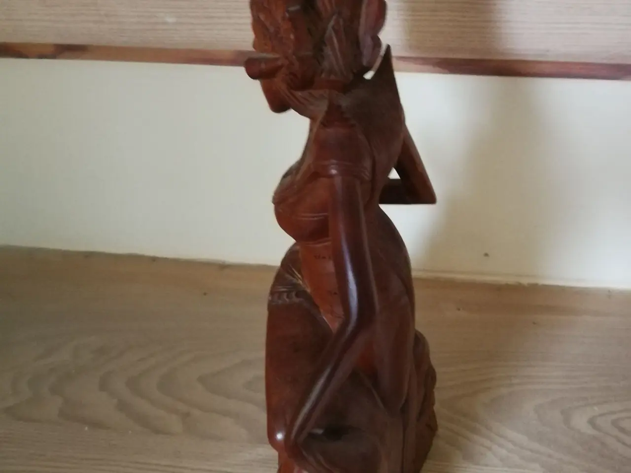 Billede 2 - Kvindefigur 