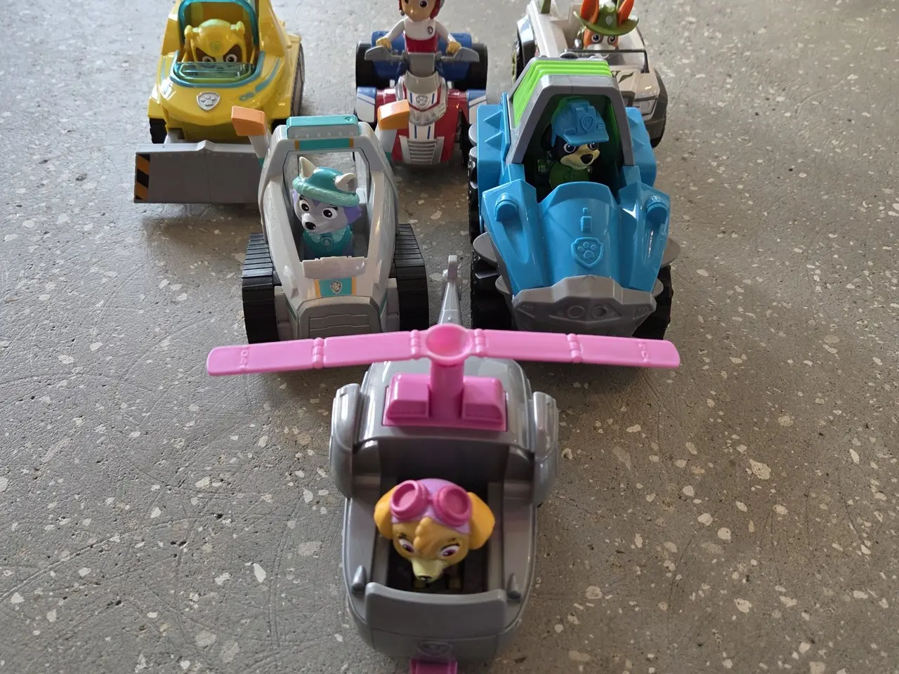 Billede 1 - Paw Patrol 6 køretøjer med figurer