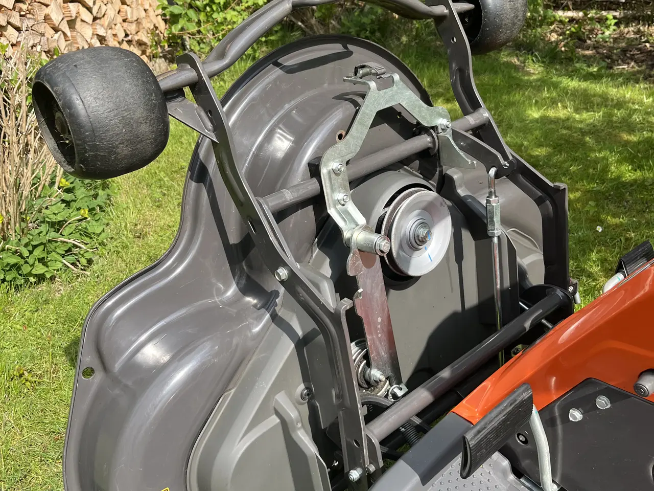 Billede 11 - Husqvarna Rider R214TC Comfort Edition