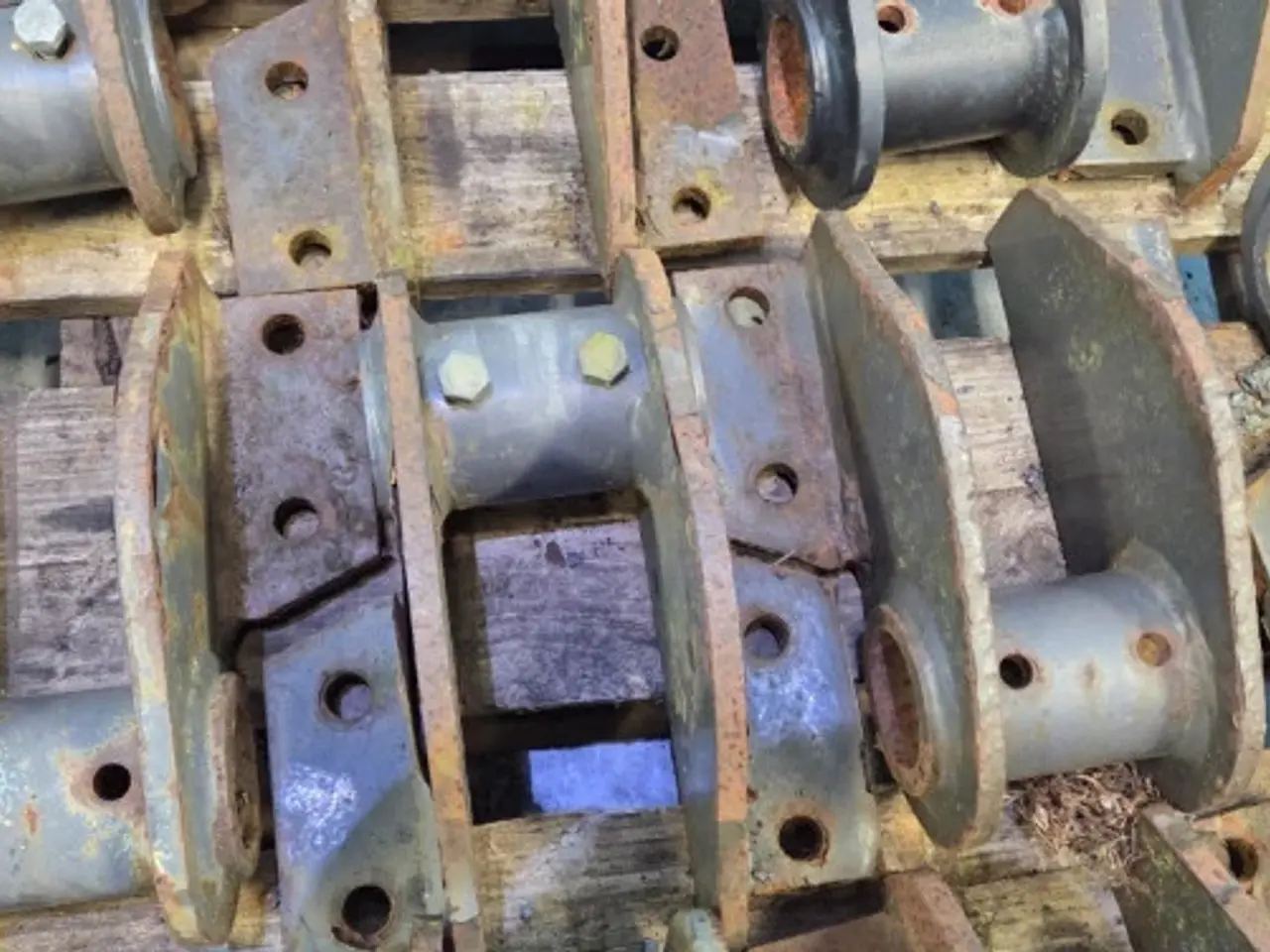 Billede 16 - New Holland B115C Dele til Pallegafler 87310374