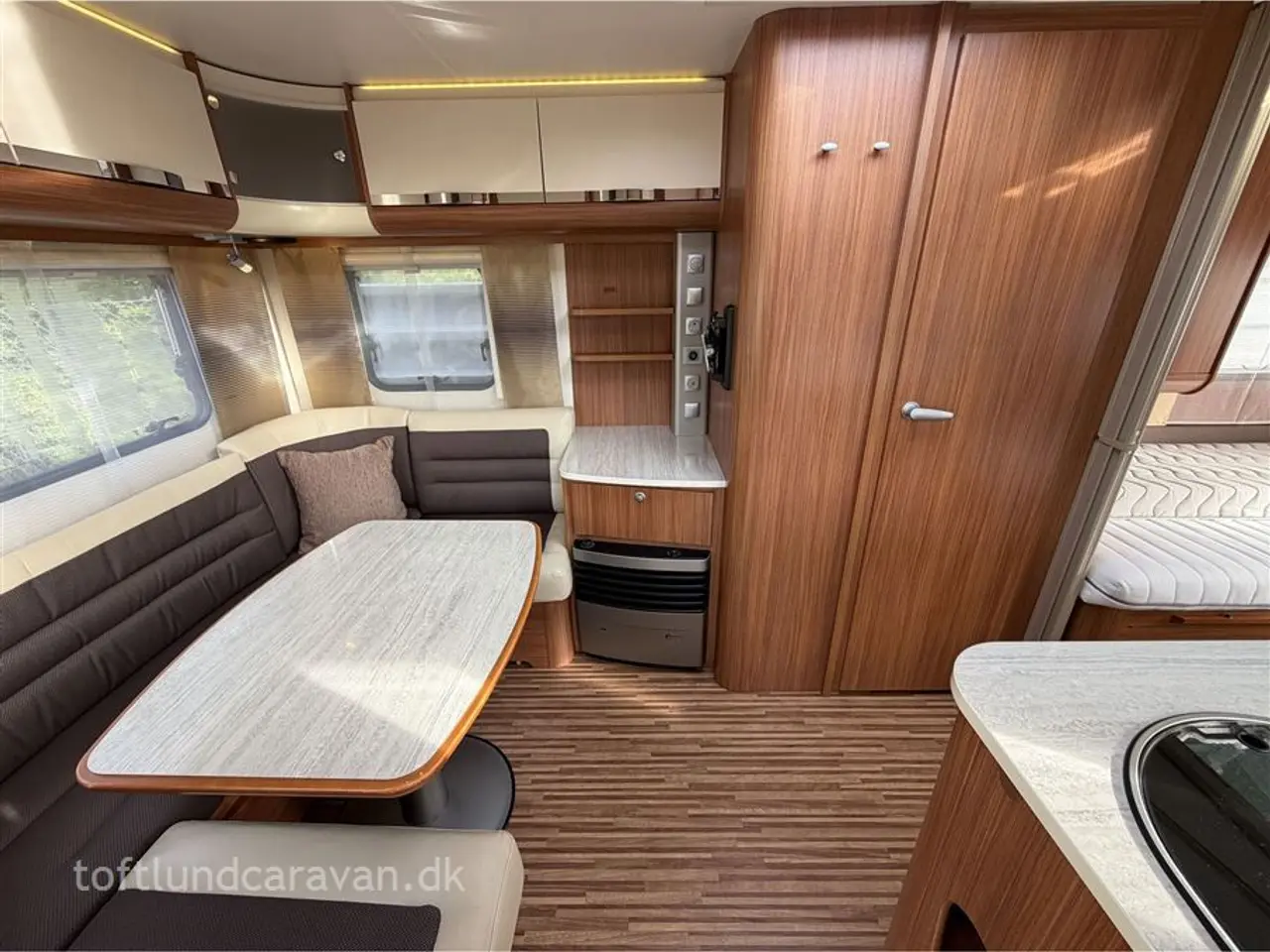 Billede 9 - 2014 - Adria Adora 472 LU Populær letvægts-vogn med enkeltsenge + mover mv.
