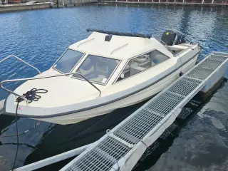 Solid speedbåd sælges