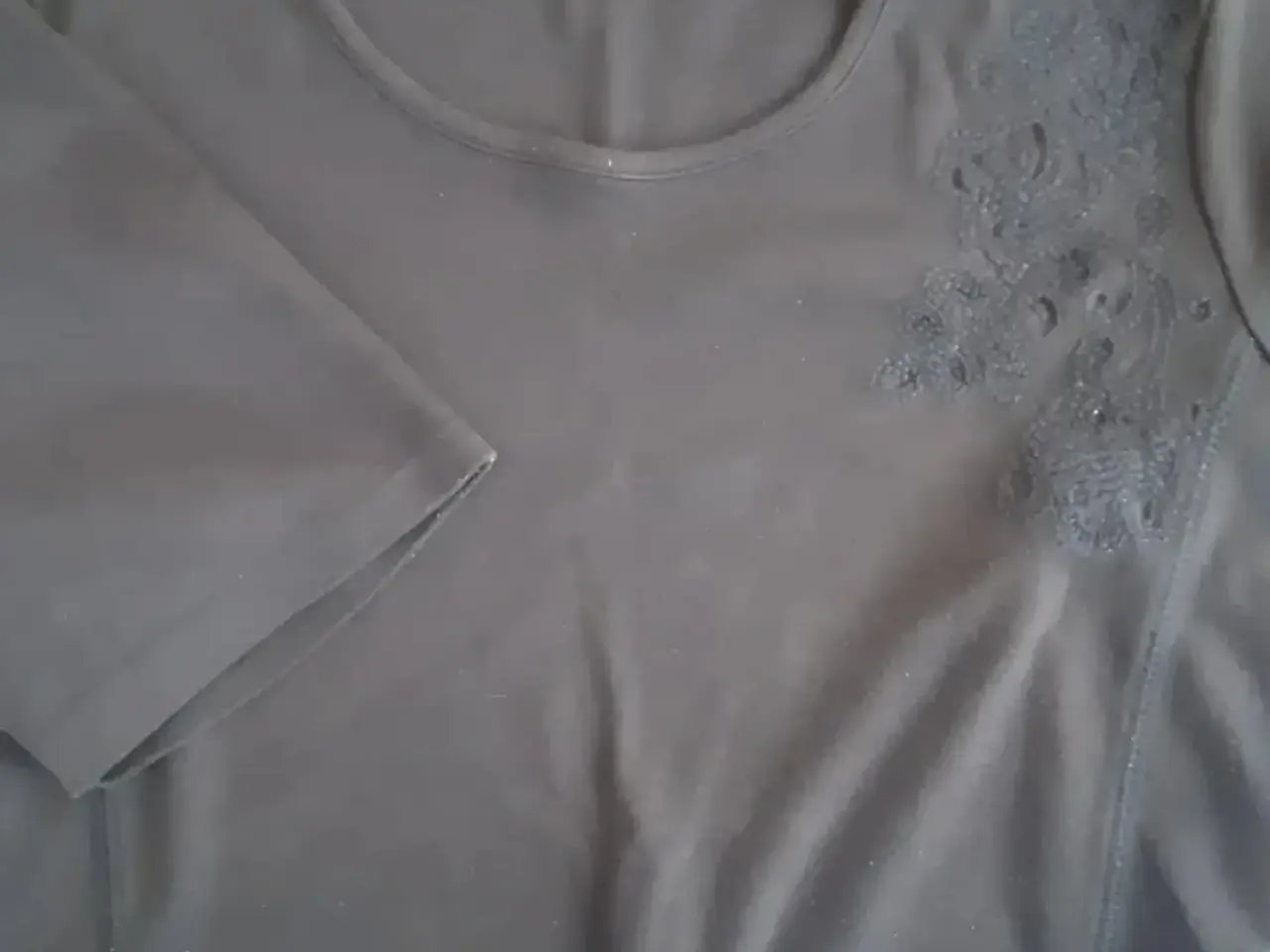 Billede 5 - Bukser/t-shirt/cardigan sæt. Str. 38.- 40.