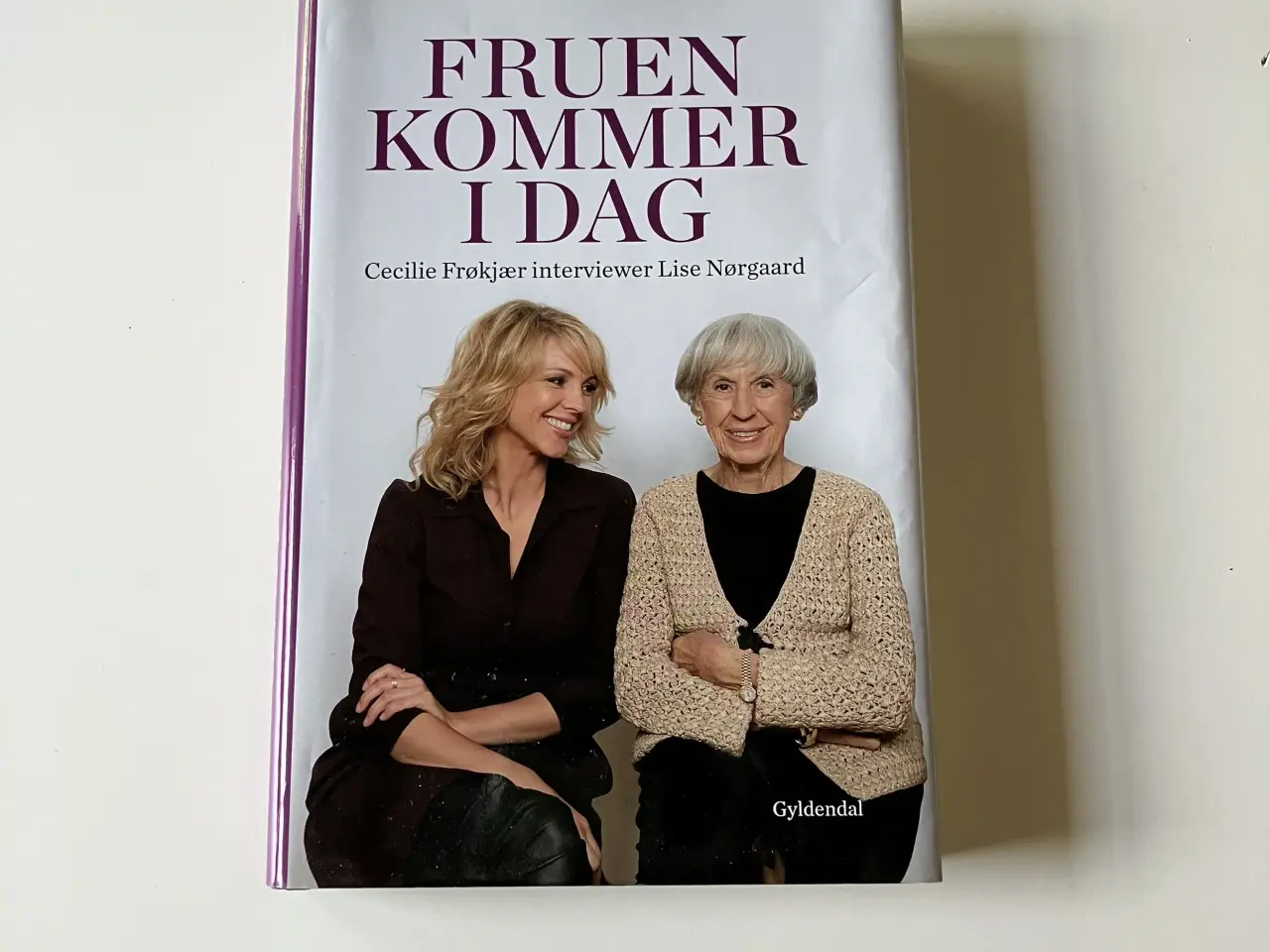 Billede 1 - Fruen kommer i dag - Cecilie Frøkjær interviewer L