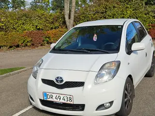 Toyota Yaris 1.4 2010 Automatgear Ny Syn!