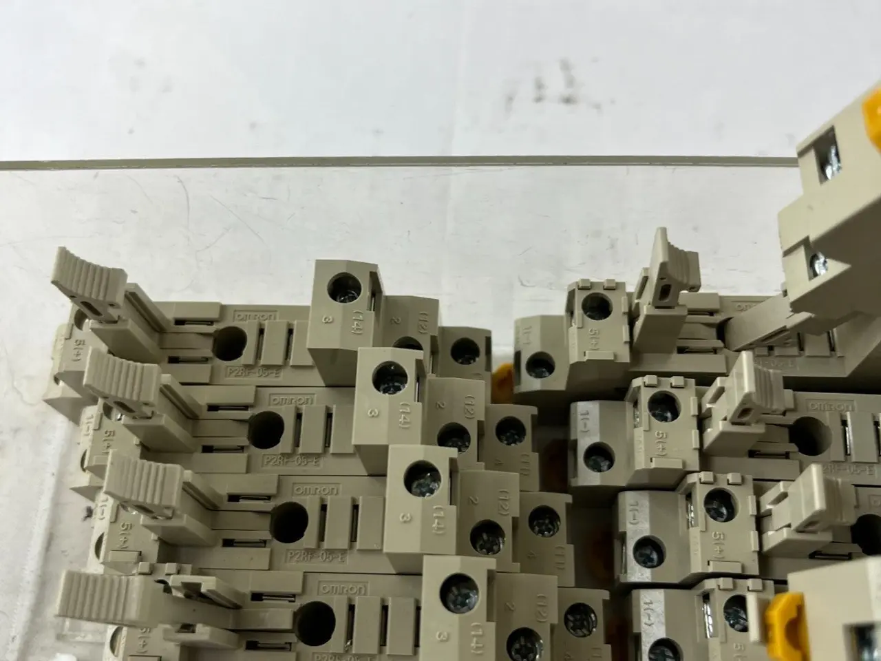 Billede 10 - Omron P2RF-05-E relæ Socket parti DIN Rail 5-Pin