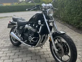 Yamaha XJ 700X maxim