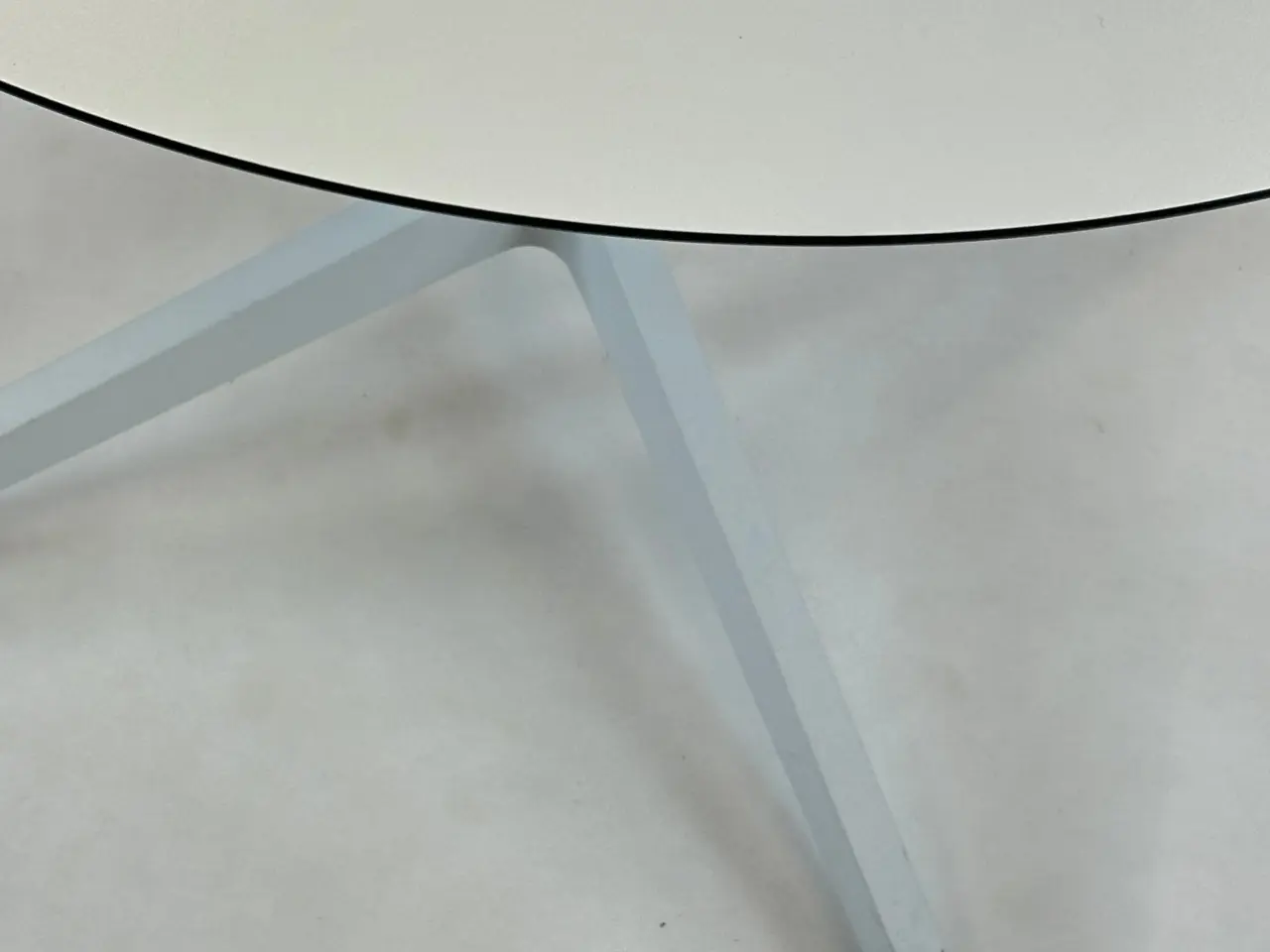 Billede 3 - Pedrali Bord – Hvid Ø89 cm