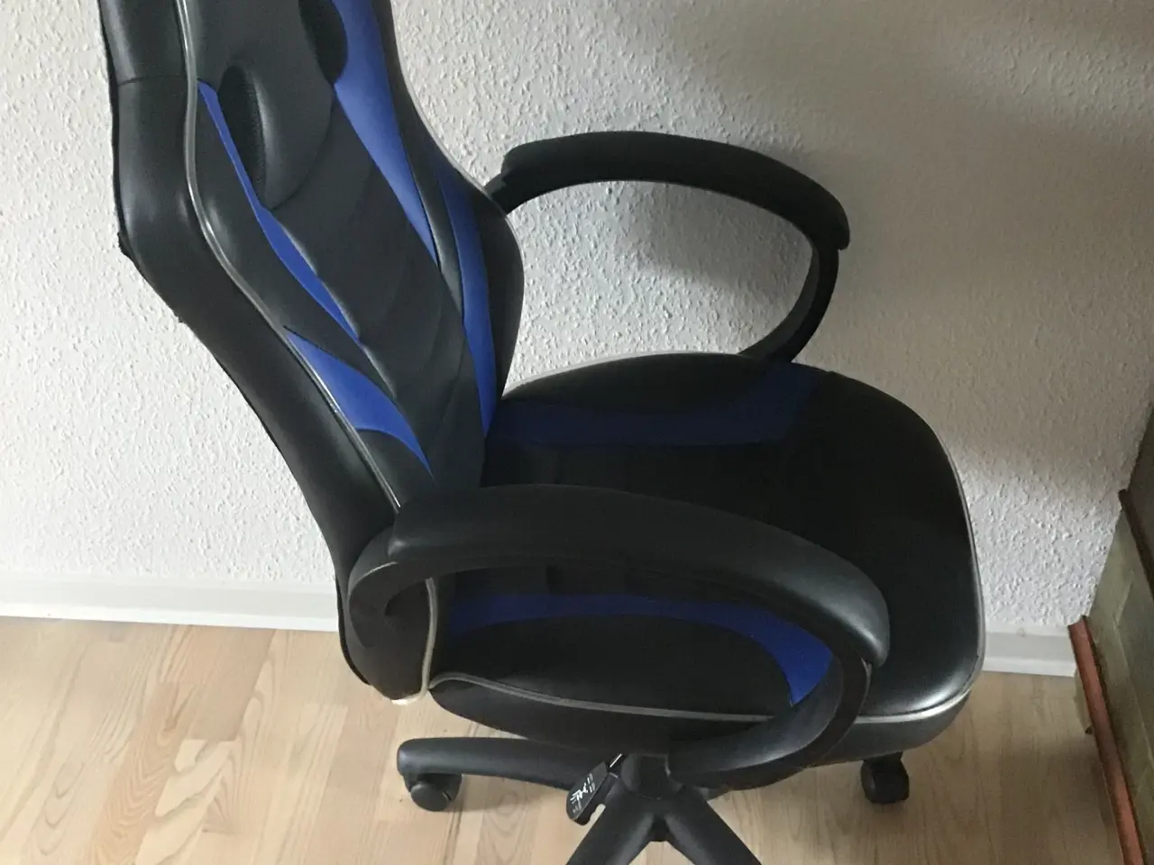 Billede 2 - Gaming kontorstol med LED-lys sort/blå kunstlæder