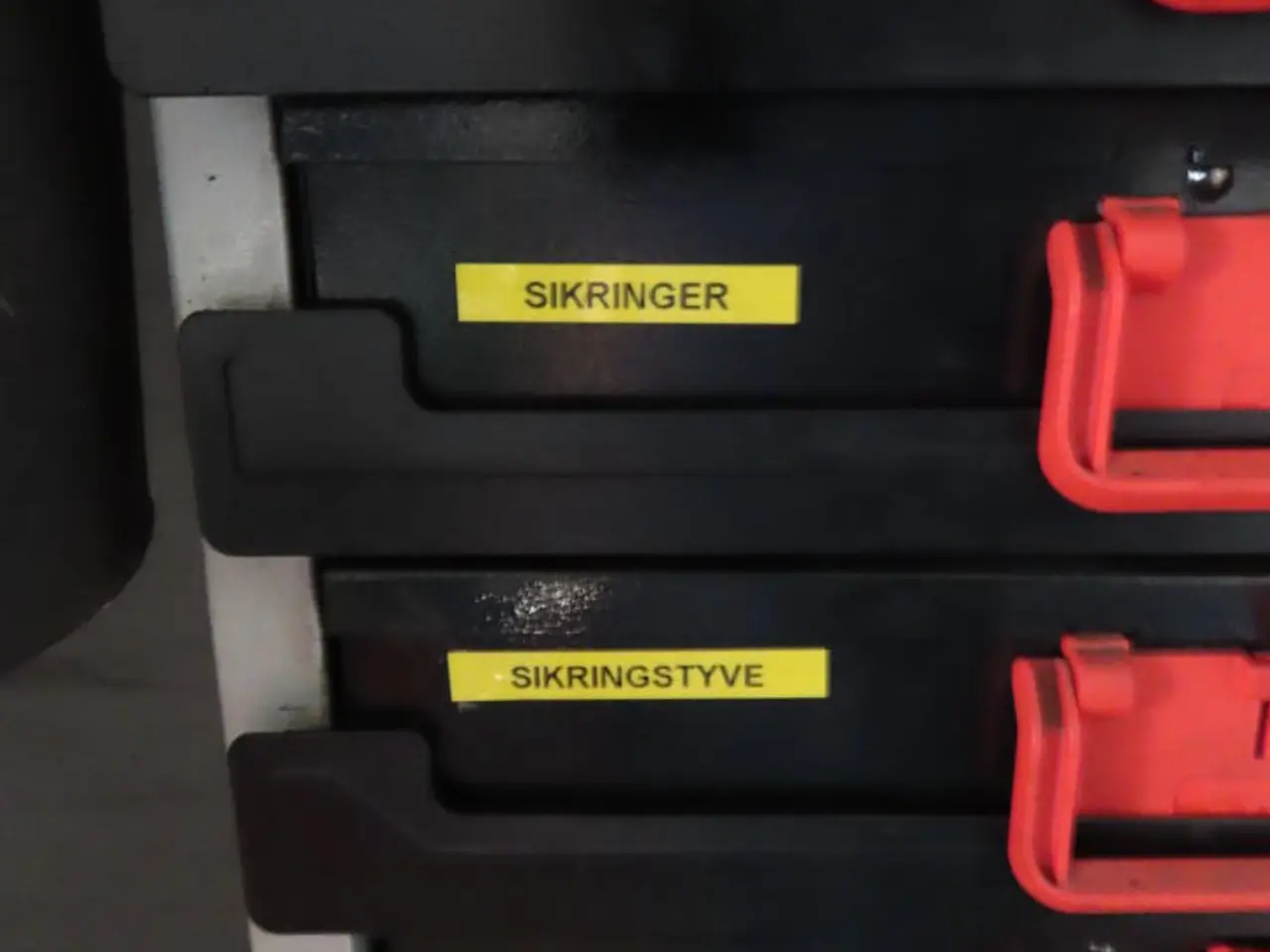 Billede 5 - Diverse sortimentskasser med indhold