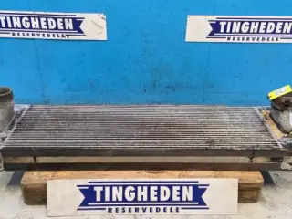 Case 9240 Køler 47503046