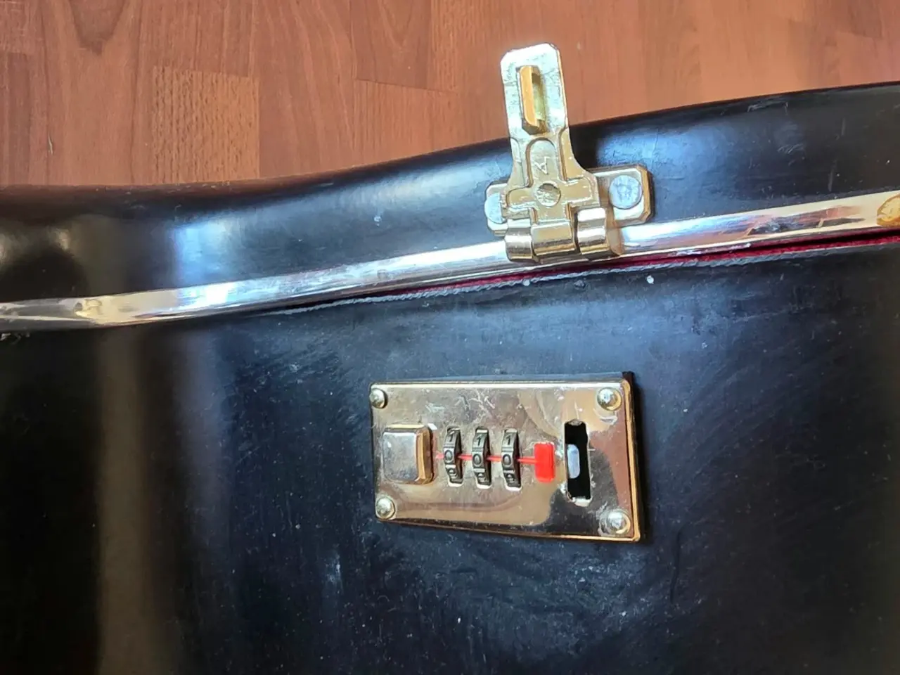 Billede 4 - Velholdt Hardcase til en Sitar